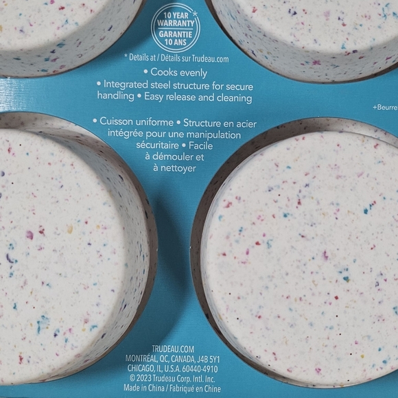 New✨️Confetti Muffin Pan - Picture 4 of 7